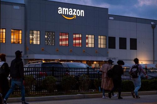 Đặt cược sai vào cổ phiếu ô tô điện, Amazon hứng lỗ sau 7 năm lãi liên tiếp