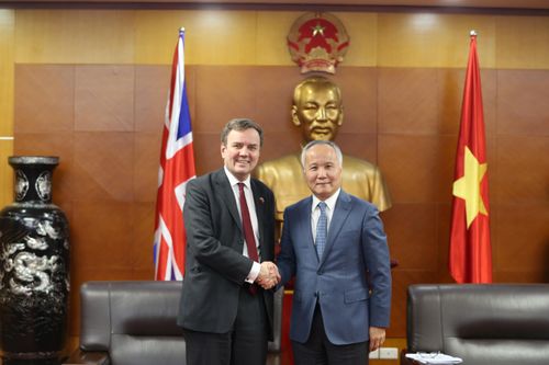 Quốc vụ khanh thương mại Anh đến Việt Nam, xúc tiến tham gia CPTPP