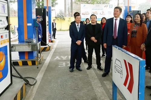 Hà Nội tạo điều kiện cho doanh nghiệp phát triển hệ thống cửa hàng xăng dầu