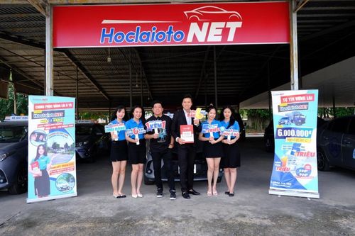 Đại ca Vi Cá dẫn đàn em Tân 'Chề' đến học lái xe tại HoclaiotoNET