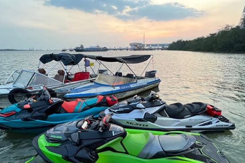 CSGT đường thủy TPHCM bắt giữ nhiều mô tô nước vi phạm