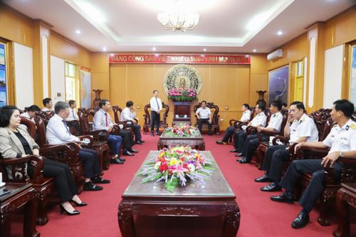 Vùng 4 Hải quân: Tiếp đoàn công tác của thành phố Đà Nẵng