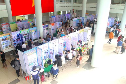 Nhiều đề tài của HS dân tộc thiểu số dự thi KHKT cấp trung học Thừa Thiên - Huế