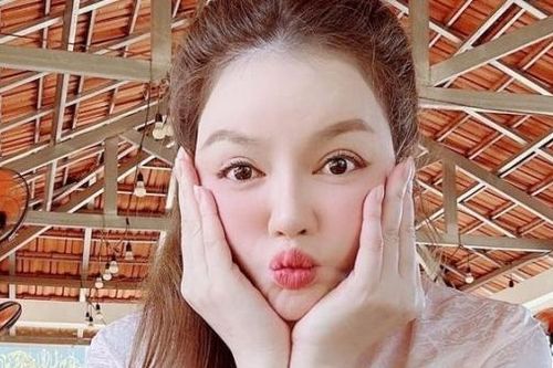 Sao Việt: Lý Nhã Kỳ trẻ trung, Trương Quỳnh Anh đọ sắc cùng Hari Won