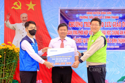Doosan Vina và Đại học Chung Ang: Tiếp tục chương trình từ thiện giáo dục lần thứ 8 tại Quảng Ngãi
