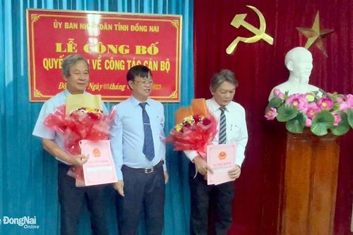 2 Phó giám đốc Sở Tư pháp, Xây dựng nghỉ hưu