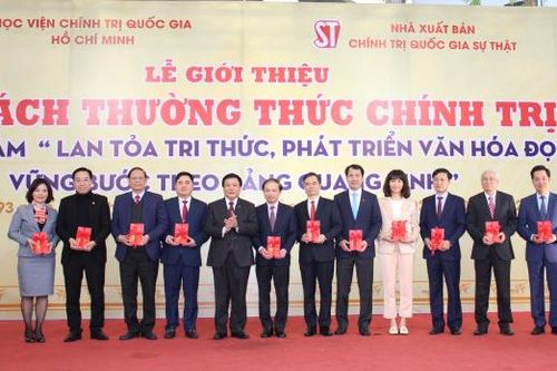 Ra mắt bộ sách Thường thức chính trị và tọa đàm về lan tỏa tri thức, phát triển văn hóa đọc