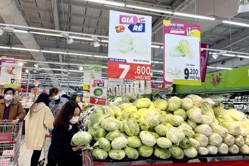 Hà Nội: Thị trường hàng hóa dịp Rằm tháng Giêng giảm giá sâu