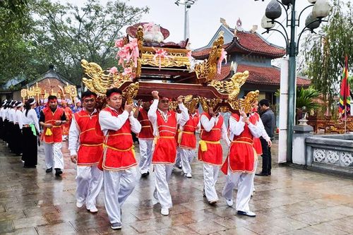 Phó Bí thư thường trực Thành ủy Hà Nội dự Khai hội Tản Viên Sơn Thánh