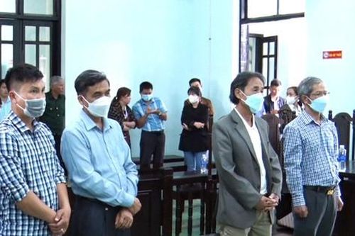Bộ sậu cựu lãnh đạo, cán bộ huyện lĩnh án vì giao 26.000 m2 đất không đấu giá