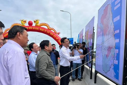 Thủ tướng khảo sát một số dự án hạ tầng, công nghiệp lớn và mô hình nhà thu nhập thấp tại Bình Định