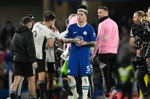 Tân binh đắt giá ra mắt, Chelsea hòa thất vọng