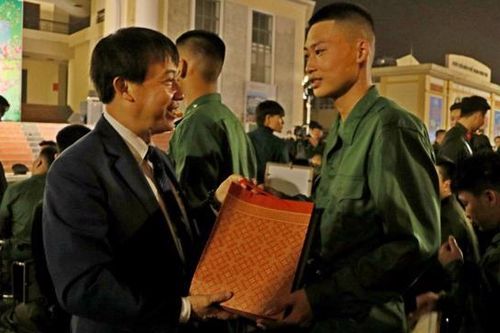 Vinh quang được làm người chiến sĩ