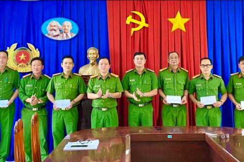 An Giang khen thưởng đột xuất cho các tập thể phá án nhanh trong Tết Quý Mão