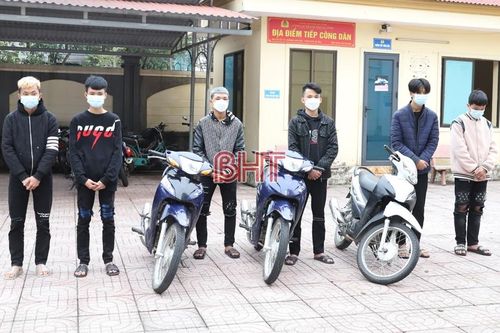 Hà Tĩnh: Triệu tập 6 trường hợp điều khiển xe máy không biển kiểm soát, 'bốc đầu' trên QL 1
