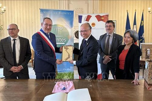 Tăng cường cơ hội hợp tác giữa các địa phương Việt Nam với thành phố Saintes của Pháp