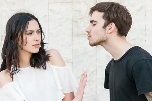 Người đàn ông đâm đơn kiện vì 'đối tượng để ý' chỉ muốn làm bạn bè