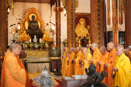 GHPGVN Thừa Thiên Huế tỉnh cầu nguyện quốc thái dân an đầu tại tổ đình Từ Đàm