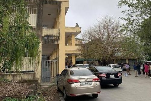 Nữ cán bộ Văn thư bán 60 thùng hồ sơ đấu thầu cho 'đồng nát'