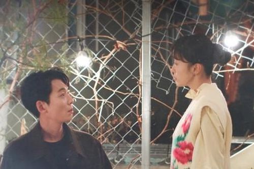 'Khóa Học Yêu Cấp Tốc' tập 8: Jung Kyung Ho bị phát hiện và bao vây vì làm gia sư riêng
