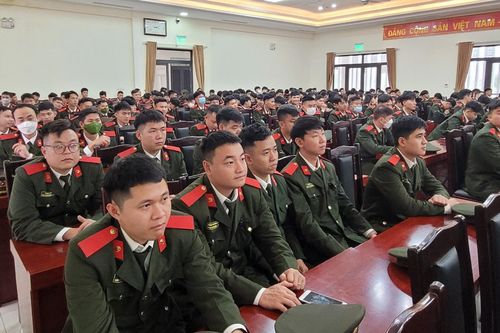 Hàng trăm sinh viên Đại học Kỹ thuật - Hậu cần đi thực tế tại cơ sở
