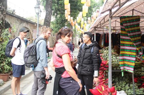 Hà Nội đón khách du Xuân