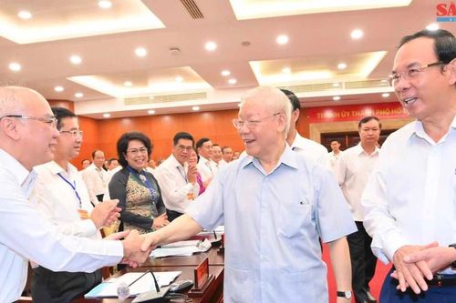 Xây dựng, chỉnh đốn Đảng - Nhân tố quyết định vai trò đầu tàu của TPHCM