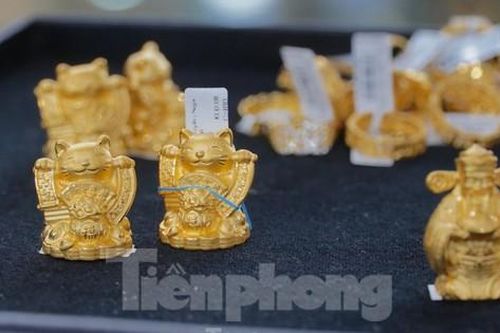 Lỗ hơn 2 triệu đồng/lượng sau khi mua mèo vàng cầu may vía Thần tài