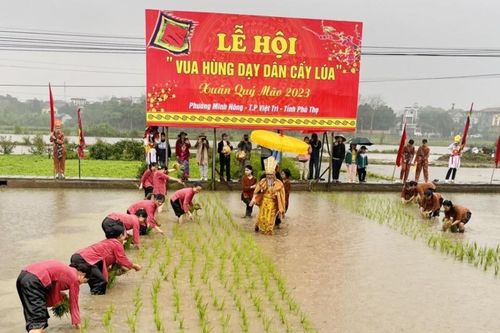 Độc đáo lễ hội 'Vua Hùng dạy dân cấy lúa'