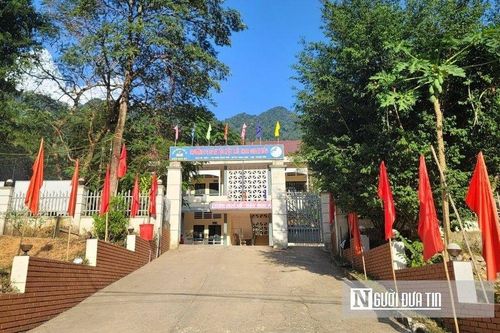 Trưởng phòng GD&ĐT bị cảnh cáo vì đưa con cán bộ vào học nội trú