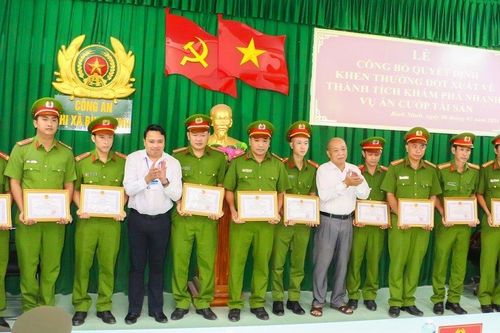 Vĩnh Long: Khen thưởng tập thể, cá nhân phá nhanh vụ án cướp tiệm vàng
