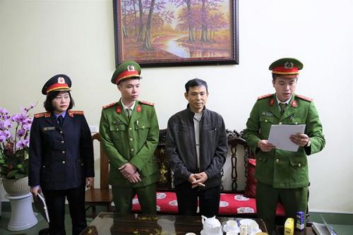 Bắt Giám đốc, phó Giám đốc và một số cán bộ Trung tâm đăng kiểm xe cơ giới tỉnh Nghệ An