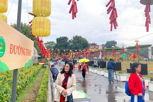 Nhà thơ Nguyễn Quang Thiều chia sẻ triết lý thơ ca qua cách ngôn về thơ của người làng Chùa