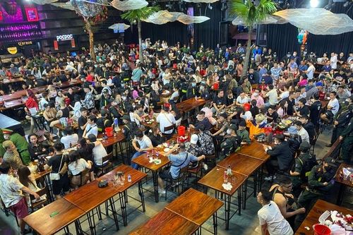 TP.HCM: Đột kích beer club Poc Poc, phát hiện 20 người dương tính ma túy