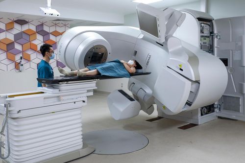Bệnh viện ung bướu lớn nhất phía nam kín bệnh nhân