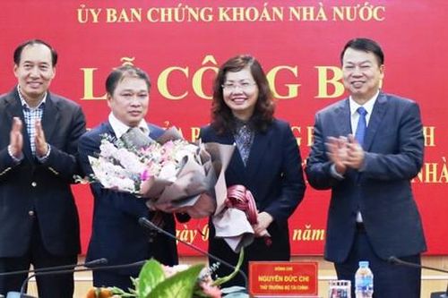 Tiếp nhận, bổ nhiệm Chủ tịch Ngân hàng VDB giữ chức Phó Chủ tịch Ủy ban Chứng khoán Nhà nước