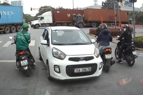Phạt nặng tài xế Kia Morning đi ngược chiều ở Hải Phòng
