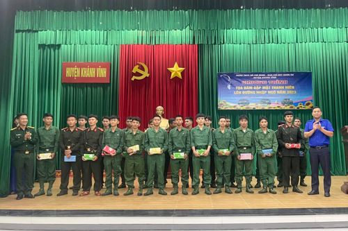 Khánh Vĩnh: Tọa đàm, gặp mặt thanh niên lên đường nhập ngũ năm 2023