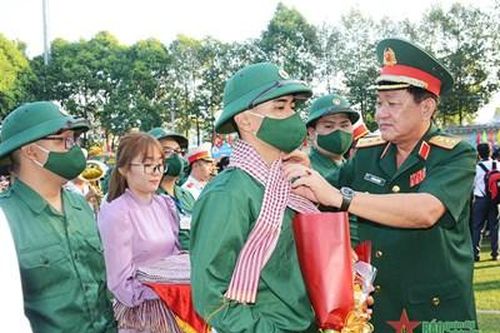 Thượng tướng Võ Minh Lương động viên thanh niên TP Hồ Chí Minh lên đường nhập ngũ