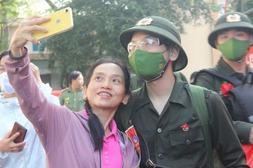 TP. HCM: 4.739 thanh niên hăng hái lên đường nhập ngũ