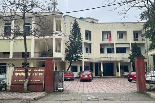 Hà Tĩnh: Hàng loạt cán bộ bị khởi tố vì nhận tiền làm sổ đỏ