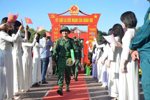 Hơn 4.000 thanh niên các tỉnh Tây Nguyên lên đường nhập ngũ
