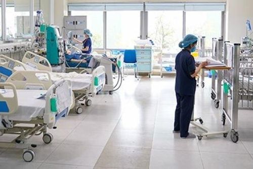 Liên tiếp bệnh nhân nhập viện do thời tiết nồm ẩm