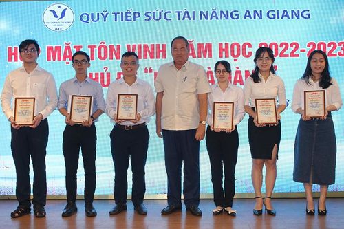 Thành công bước đầu của Quỹ Tiếp sức tài năng An Giang