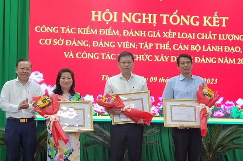 TP Thủ Đức khen thưởng 237 tổ chức đảng, đảng viên
