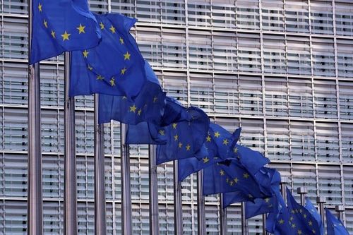 EU xem xét các kế hoạch đầu tư để phản ứng với trợ cấp 'xanh' của Mỹ