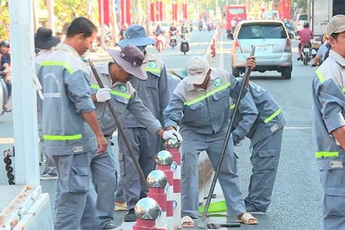 Đã tháo dỡ dải phân cách phía trước Công viên Biên Hùng
