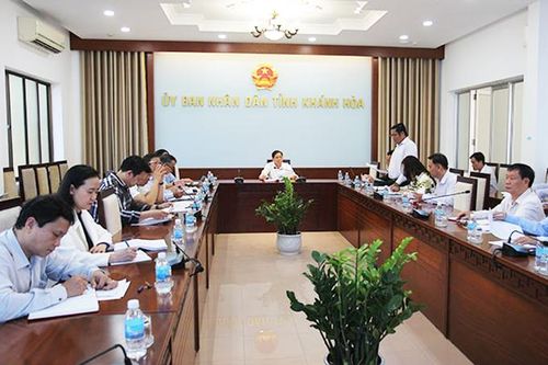 Thống nhất đề xuất UBND tỉnh tặng cờ thi đua, bằng khen cho 91 đơn vị