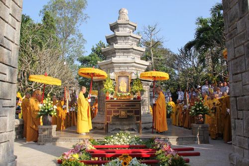 Thừa Thiên Huế: Lễ truy niệm, phụng tống kim quan Trưởng lão Hòa thượng Thích Tâm Thọ nhập tháp