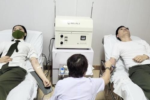Hai cán bộ Công an Hà Tĩnh hiến nhóm máu hiếm cứu người nguy kịch